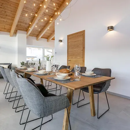 Grebenzen Mazzel Feriehus *